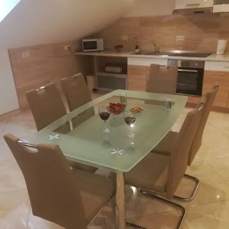 Apartman Daria تروغير