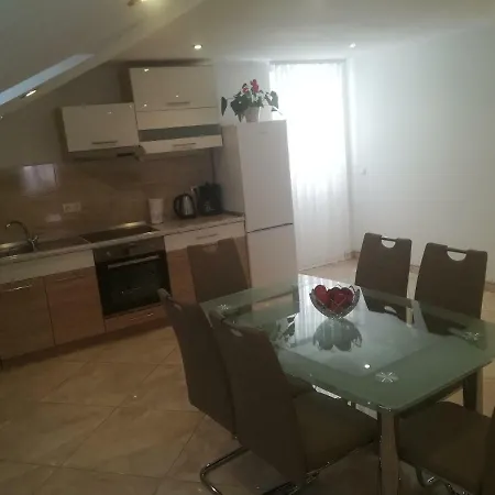 Apartman Daria * تروغير