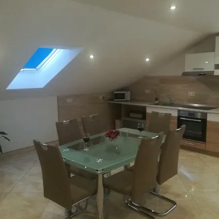 Apartman Daria شقة