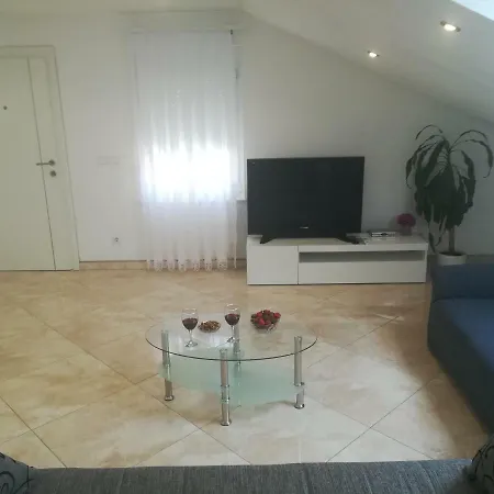 Apartman Daria * تروغير